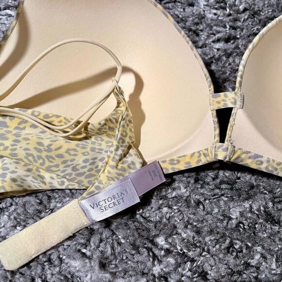 EUC Victoria’s Secret T-Shirt Wireless Bra - Picture 4 of 5